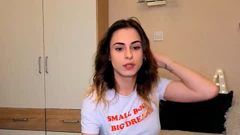 Snapshot of hidden_gem__ chatting on 10-24-25, 05:53 Ana online show from 10-24-25, 05:53