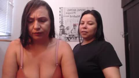 Snapshot of hidden_tinna chatting on 05-20-26, 05:41 Tinna online show from 05-20-26, 05:41
