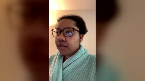 Snapshot of highkeyheidee chatting on 04-25-26, 05:32 Juana B. Bread online show from 04-25-26, 05:32