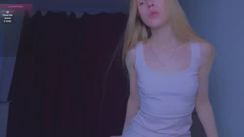 Chloe online show from 10-22-25, 05:30