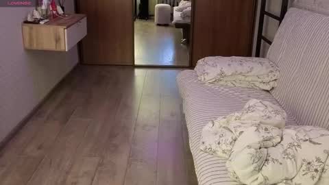 HIHIKA online show from 02-12-26, 03:51