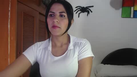 hilaril18 online show from 10-21-25, 12:00