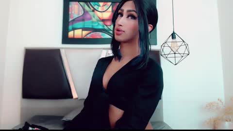 Hilary Avilan online show from 01-16-26, 07:18