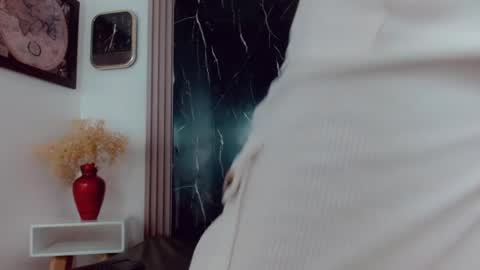 Hilary Avilan online show from 04-16-26, 07:25