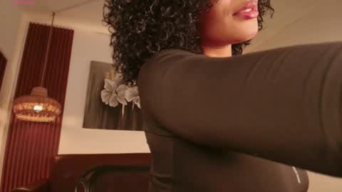 Snapshot of hilaryebony_ chatting on 05-29-26, 07:56 - 29p online show from 05-29-26, 07:56