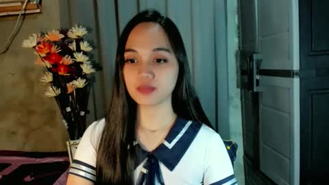 hilarymolly online show from 04-12-26, 06:51