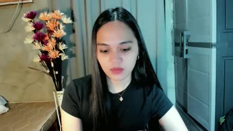 Snapshot of hilarymolly chatting on 05-07-26, 06:35 hilarymolly online show from 05-07-26, 06:35