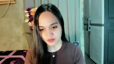Snapshot of hilarymolly chatting on 05-10-26, 05:51 hilarymolly online show from 05-10-26, 05:51