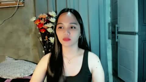 Snapshot of hilarymolly chatting on 06-02-26, 05:37 hilarymolly online show from 06-02-26, 05:37