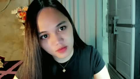 Snapshot of hilarymolly chatting on 06-30-26, 07:37 hilarymolly online show from 06-30-26, 07:37
