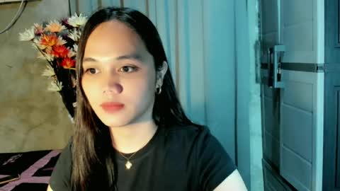 Snapshot of hilarymolly chatting on 07-08-26, 12:37 hilarymolly online show from 07-08-26, 12:37