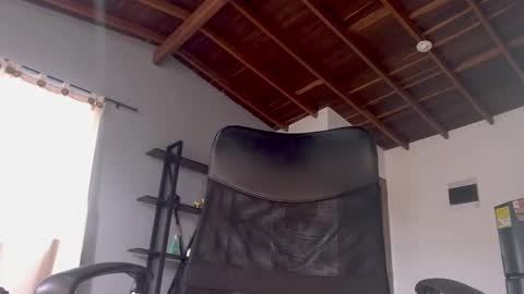 Snapshot of hillary_12 chatting on 02-06-25, 04:58 Miranda online show from 02-06-25, 04:58