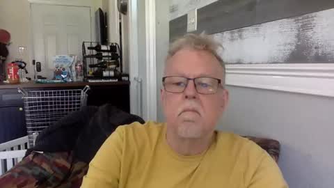 Snapshot of hillcountrydads chatting on 12-20-25, 05:09 TwoDaddies online show from 12-20-25, 05:09