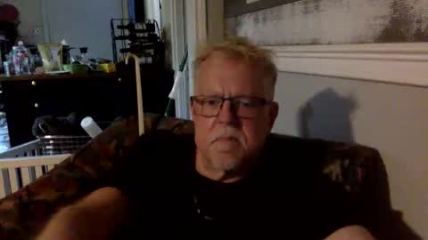 Snapshot of hillcountrydads chatting on 01-09-26, 12:24 TwoDaddies online show from 01-09-26, 12:24