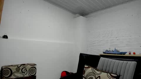 Snapshot of himoreno97 chatting on 12-18-24, 10:35 Hi moreno online show from 12-18-24, 10:35