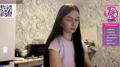 Hina online show from 05-29-26, 09:57