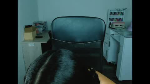 Snapshot of hinata_9 chatting on 05-18-26, 04:18 0600AM-1100AM - online show from 05-18-26, 04:18