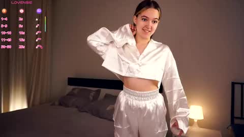 Leya Day Mary Night   PvT Open online show from 02-20-25, 06:46