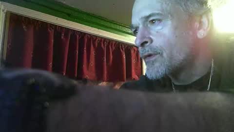 Snapshot of hippiedad333 chatting on 02-10-26, 12:15 hippiedad333 online show from 02-10-26, 12:15