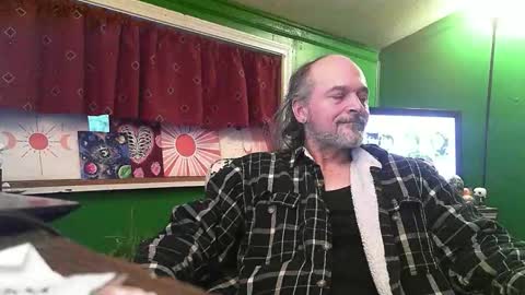 Snapshot of hippiedad333 chatting on 02-25-26, 11:03 hippiedad333 online show from 02-25-26, 11:03