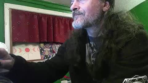 Snapshot of hippiedad333 chatting on 04-21-26, 02:51 hippiedad333 online show from 04-21-26, 02:51