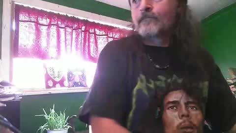Snapshot of hippiedad333 chatting on 04-23-26, 05:37 hippiedad333 online show from 04-23-26, 05:37