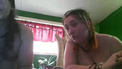 Snapshot of hippiedad333 chatting on 05-09-26, 05:51 hippiedad333 online show from 05-09-26, 05:51
