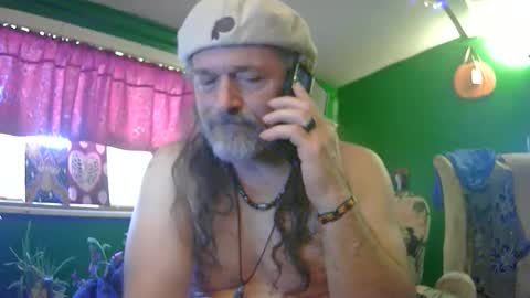 Snapshot of hippiedad333 chatting on 06-01-26, 10:00 hippiedad333 online show from 06-01-26, 10:00