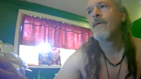 Snapshot of hippiedad333 chatting on 06-06-26, 08:46 hippiedad333 online show from 06-06-26, 08:46