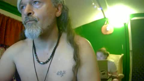 Snapshot of hippiedad333 chatting on 06-09-26, 01:17 hippiedad333 online show from 06-09-26, 01:17