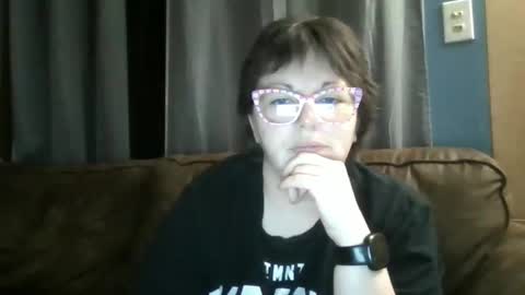 Bella online show from 02-12-25, 04:33