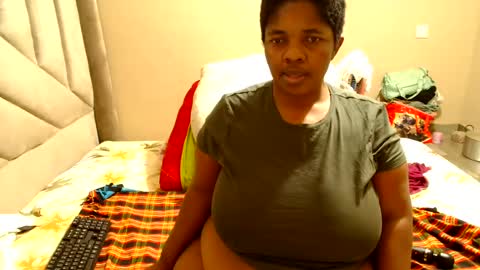 Snapshot of hips2sexy chatting on 08-06-26, 03:19 hips2sexy online show from 08-06-26, 03:19