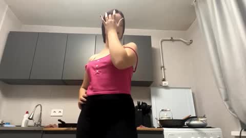 Snapshot of hirokobab chatting on 10-22-25, 02:17 Viola online show from 10-22-25, 02:17