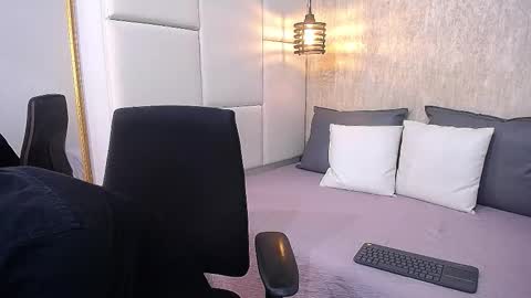 Hisoka online show from 03-06-26, 09:11