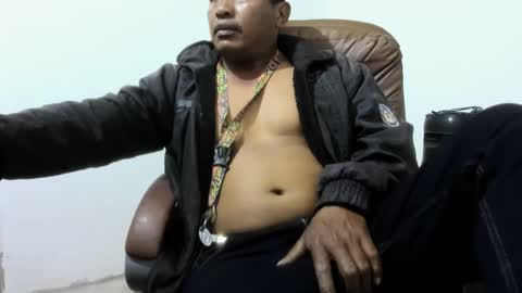 Snapshot of hk5792 chatting on 09-21-25, 04:25 Your Morenito online show from 09-21-25, 04:25