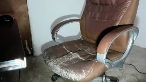 Snapshot of hk5792 chatting on 10-19-25, 12:06 Your Morenito online show from 10-19-25, 12:06