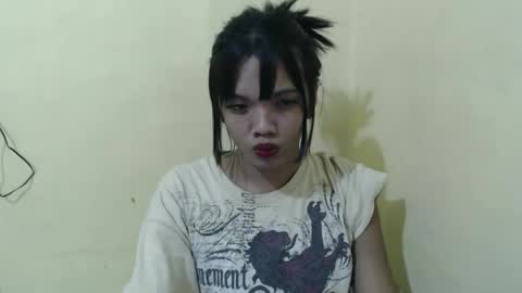 Snapshot of hoelyguine chatting on 02-26-26, 06:56 Guinevere3 online show from 02-26-26, 06:56