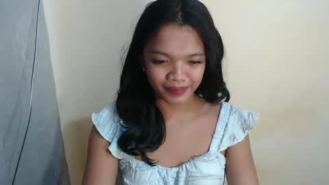 Snapshot of hoelyguine chatting on 04-06-26, 04:21 Guinevere3 online show from 04-06-26, 04:21
