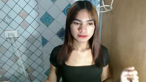 Snapshot of hoelykarina chatting on 02-22-26, 10:36 Karina3 online show from 02-22-26, 10:36