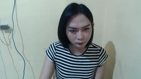 Snapshot of hoelykim chatting on 04-06-26, 06:14 Kim3 online show from 04-06-26, 06:14