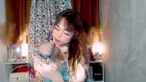 Snapshot of hoelymarie chatting on 06-27-26, 05:01 hoelymarie online show from 06-27-26, 05:01