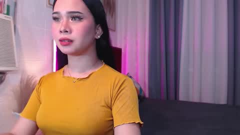 hoelymolly online show from 11-28-25, 07:00