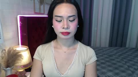 Snapshot of hoelymolly chatting on 04-21-26, 01:42 hoelymolly online show from 04-21-26, 01:42