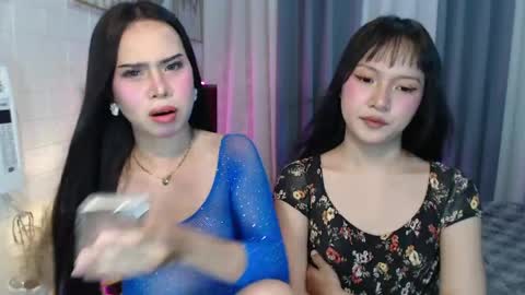 Snapshot of hoelymolly chatting on 04-30-26, 08:57 hoelymolly online show from 04-30-26, 08:57
