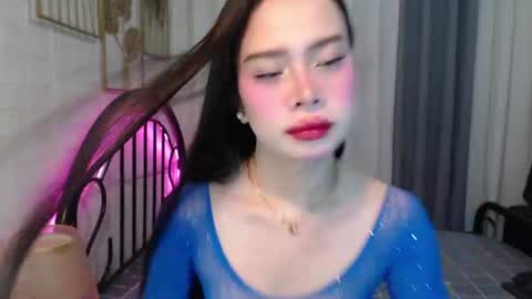 hoelymolly online show from 06-28-26, 06:25