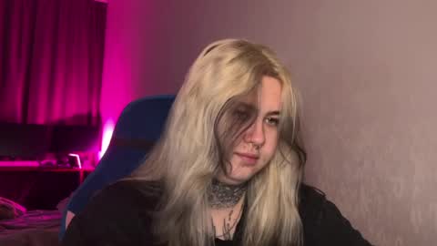 Snapshot of hoffmanite chatting on 04-06-26, 01:36 hoffmanite online show from 04-06-26, 01:36