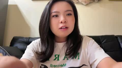 Snapshot of hola_sunflower chatting on 06-05-26, 01:50 amy online show from 06-05-26, 01:50