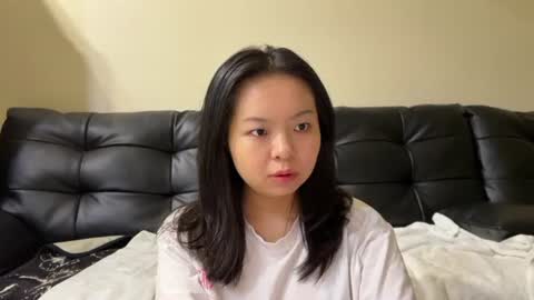 Snapshot of hola_sunflower chatting on 06-08-26, 02:06 amy online show from 06-08-26, 02:06