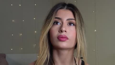 Moni Monica online show from 10-28-25, 08:07