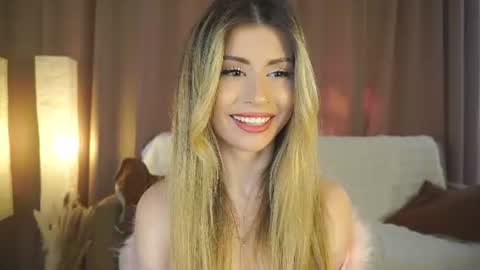 Snapshot of holayoula chatting on 07-08-26, 08:08 Moni Monica online show from 07-08-26, 08:08